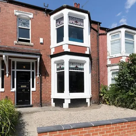 Big House, And A Lot To Give! Сasa de vacaciones Middlesbrough